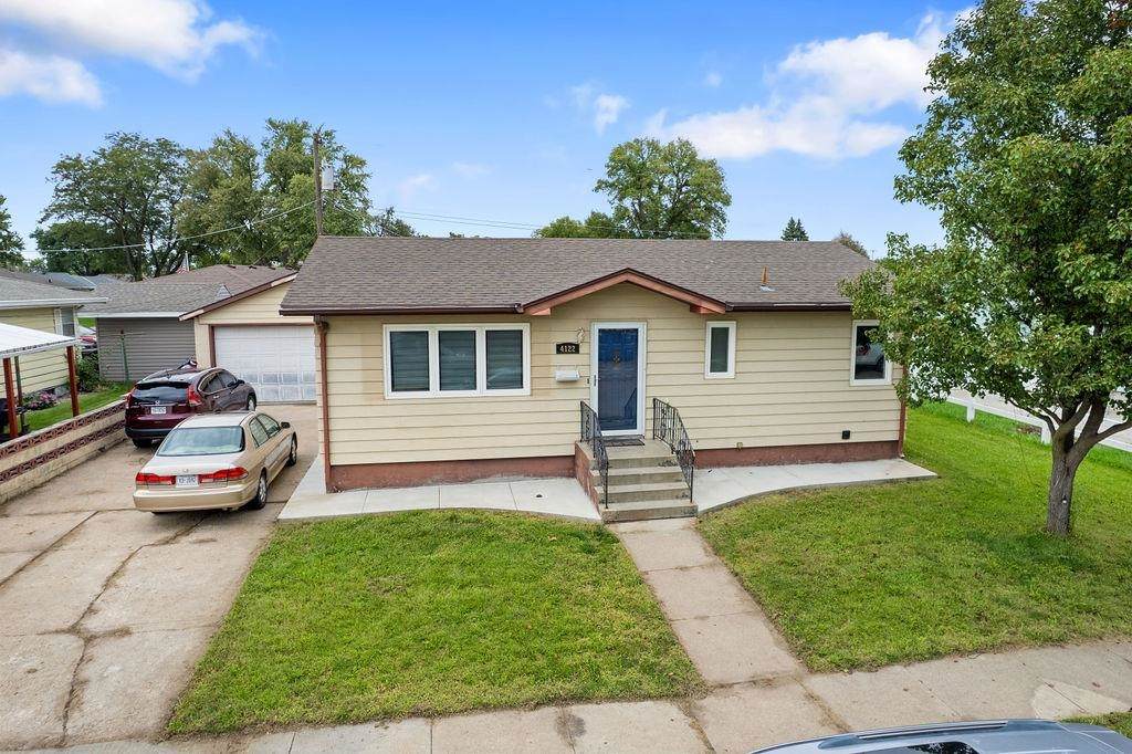 4122 Sunset Drive - Photo 1