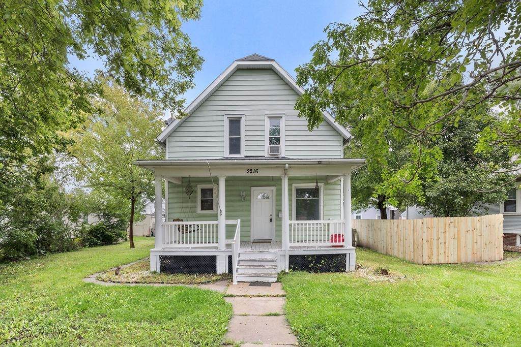 2216 19th Street - Photo 1