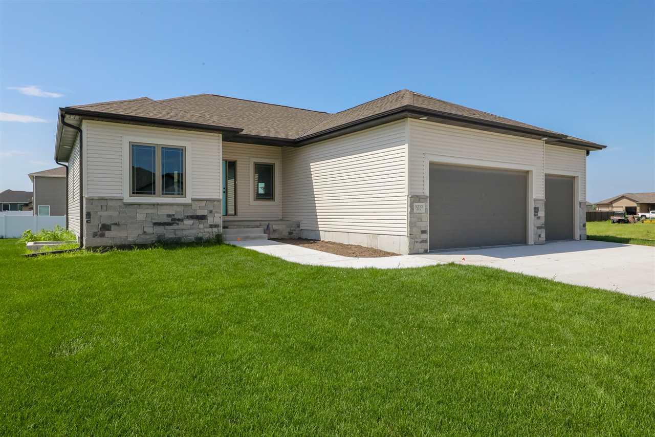 5221 42ND STREET - Photo 1