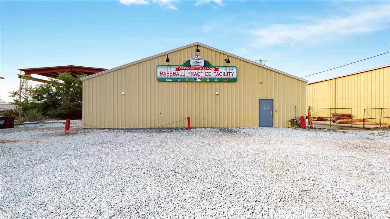 405 Whitney Avenue - Photo 1