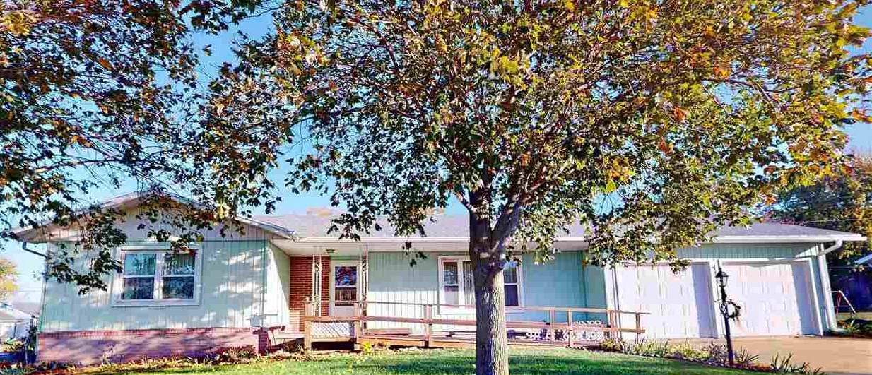 2001 Norfolk Avenue - Photo 1