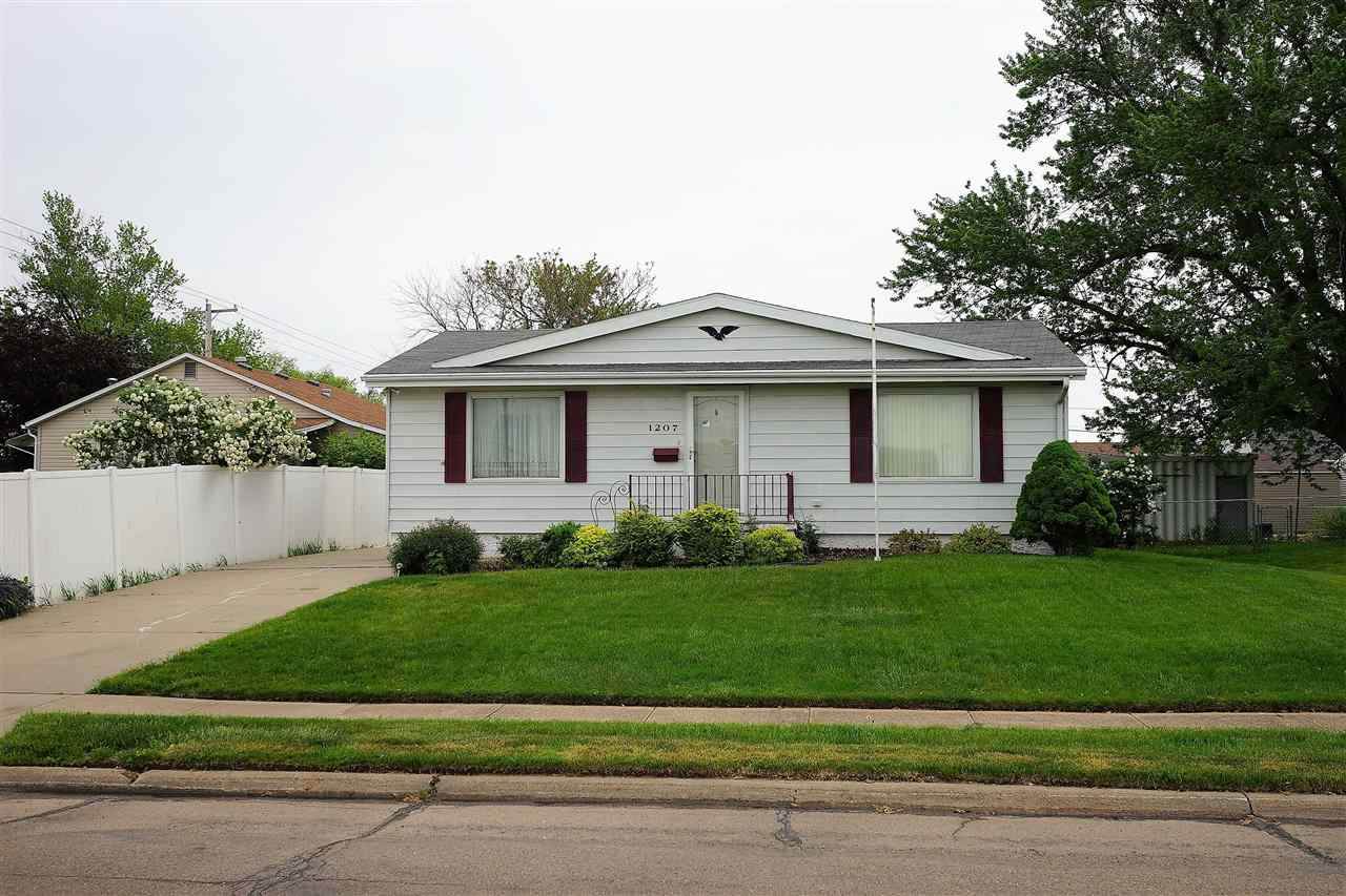 1207 17TH STREET - Photo 1