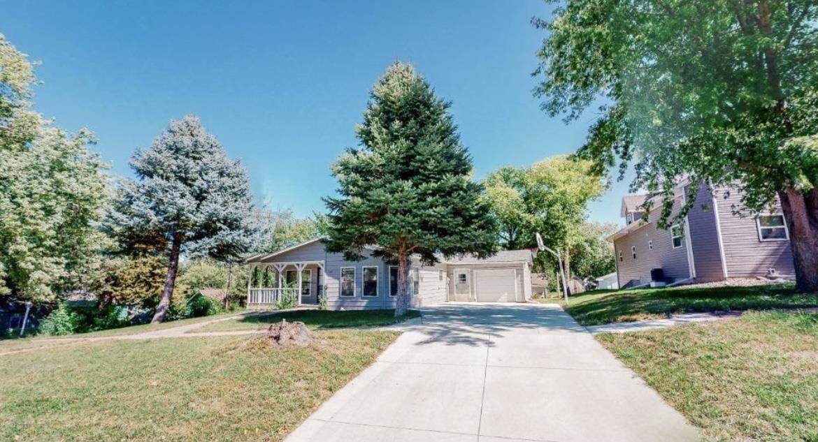 209 5TH STREET - Photo 1
