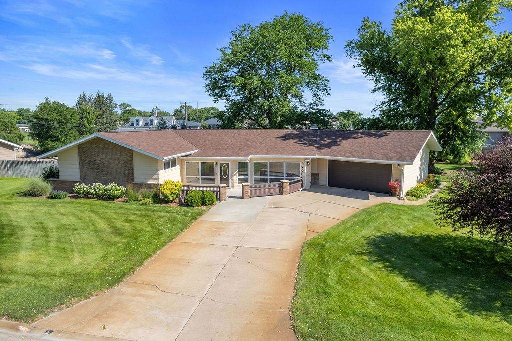 4708 30th Street - Photo 1