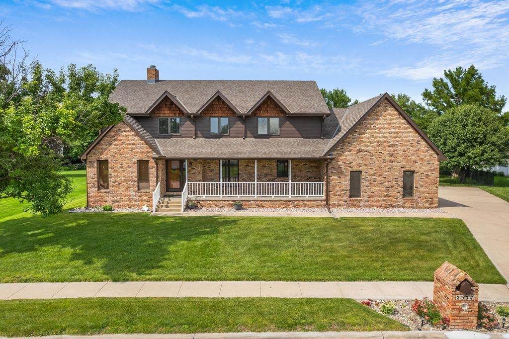2304 Saint Andrews Drive - Photo 1