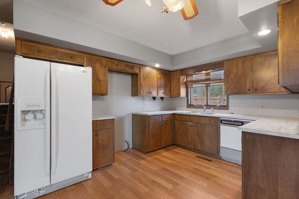 1122 5th Street - Photo 1