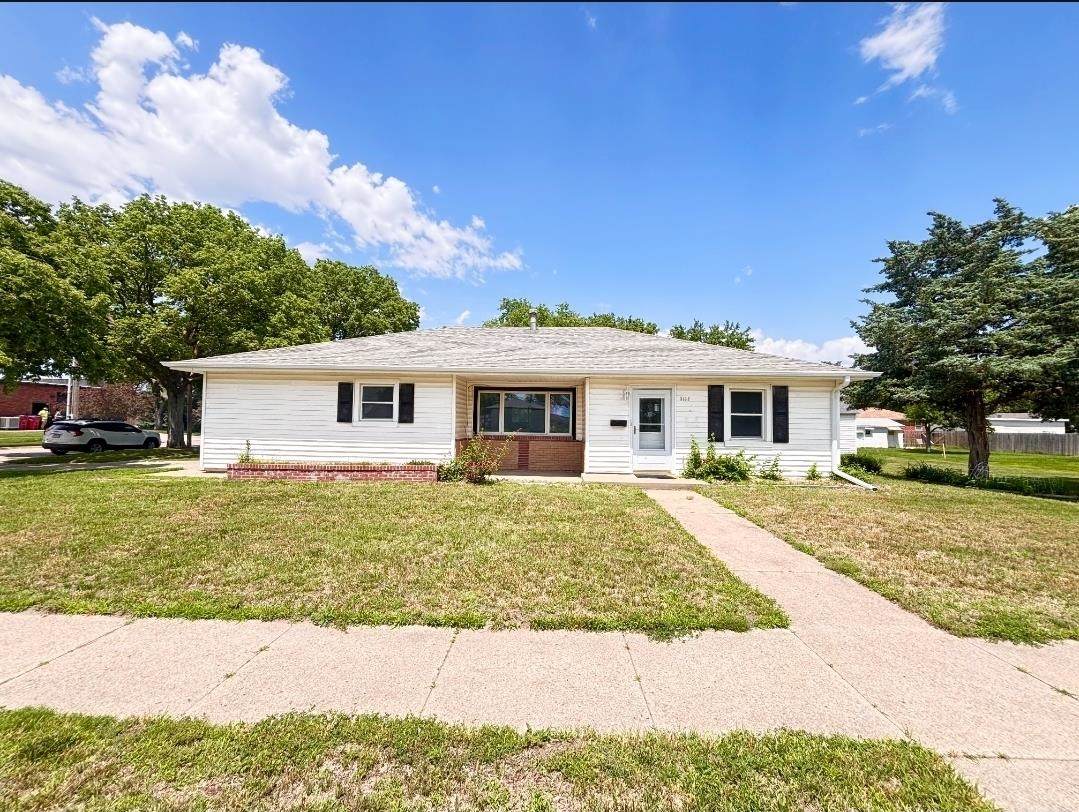 3122 7th Avenue - Photo 1