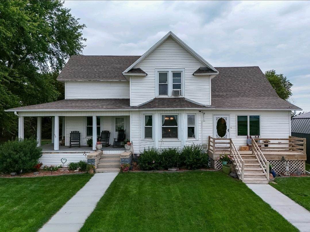 13233 V Road - Photo 1