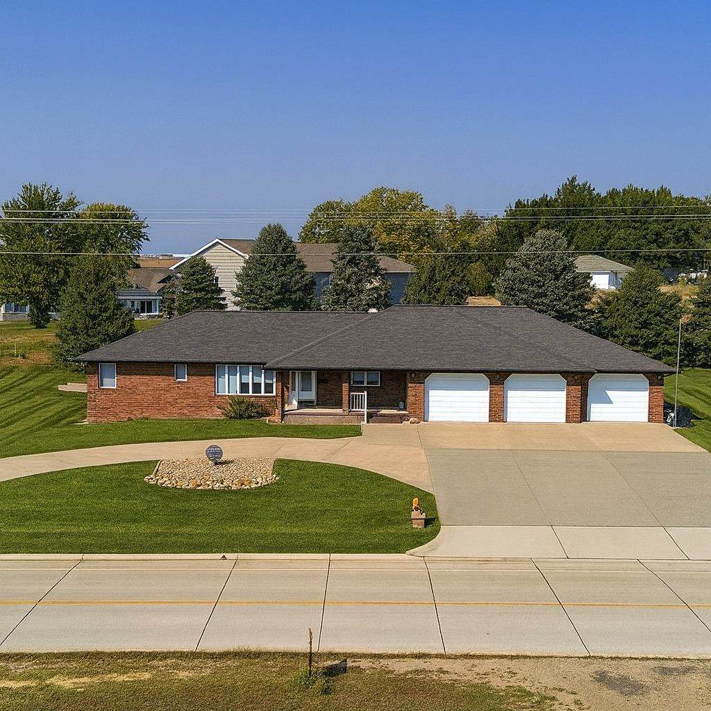 605 Elm Street - Photo 1