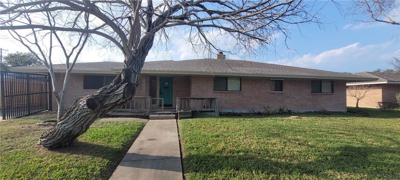302 Montclair Drive - Photo 1