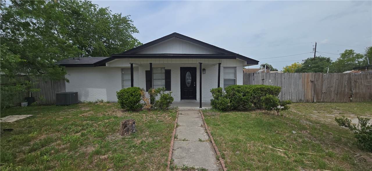 1013 Evergreen Street - Photo 1