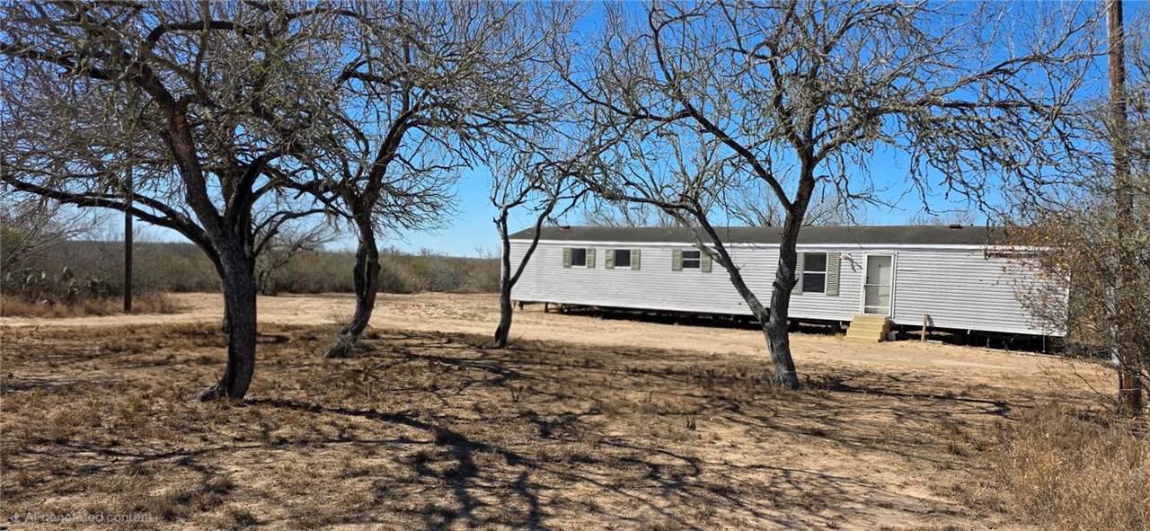 123-124 Frontier Road - Photo 1