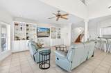 325 Mustang Boulevard - Photo 18