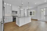 136 Cotter Avenue - Photo 10