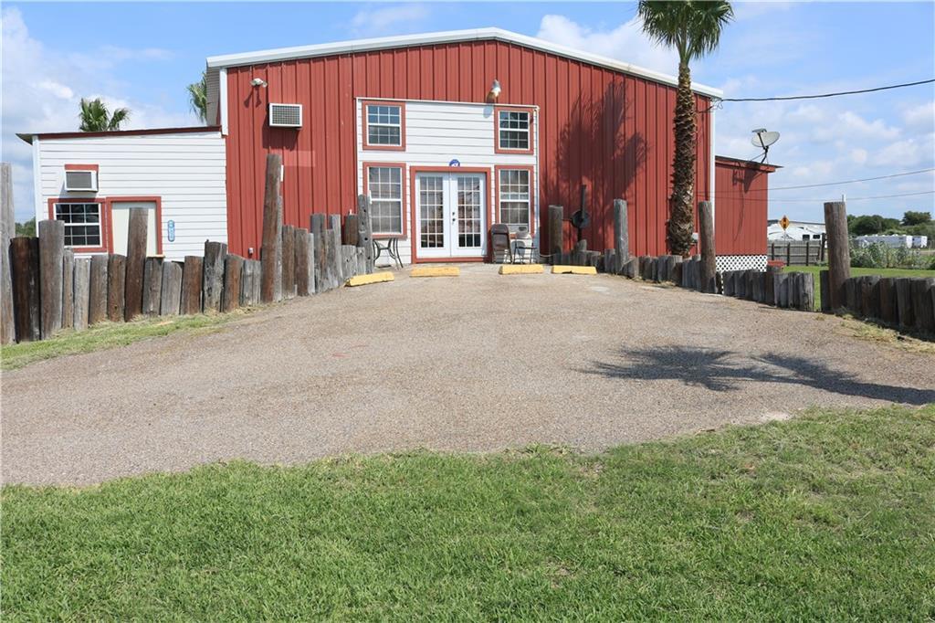 1245 Commercial St - Photo 1