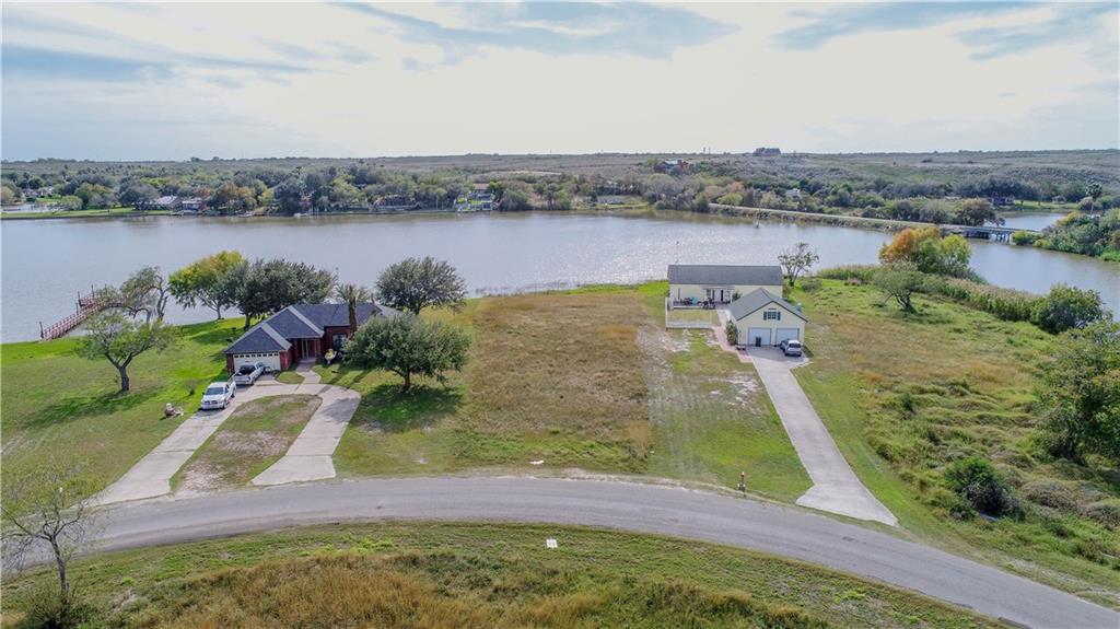 327 Lakeshore Dr - Photo 1
