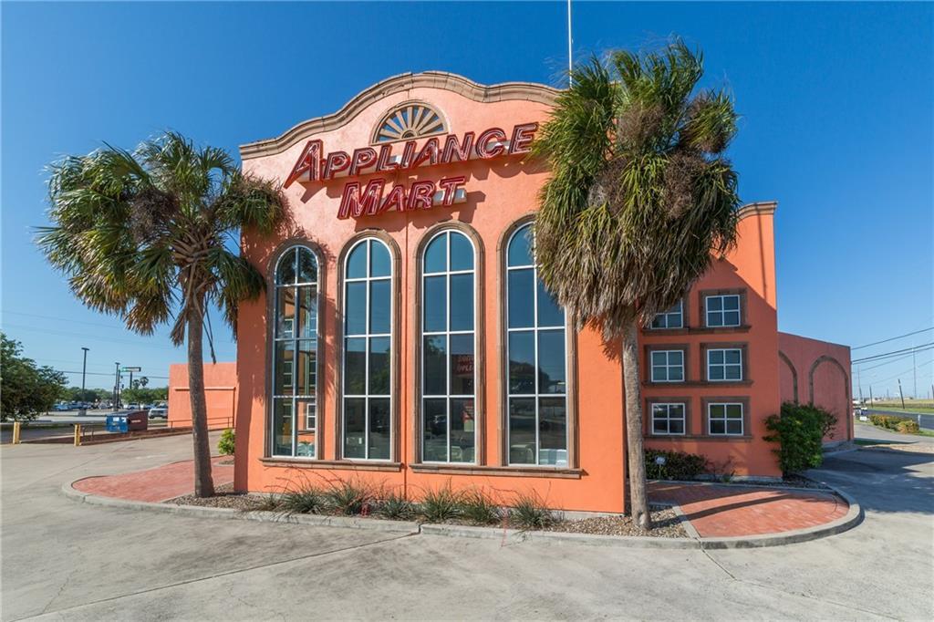 13340 Leopard St - Photo 1