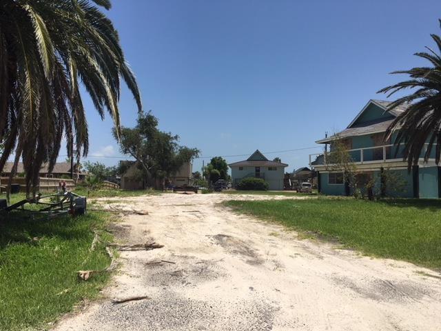 20 Riviera Dr - Photo 1