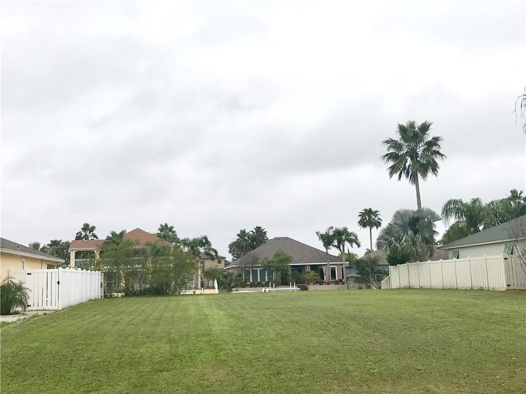 962 Bay St - Photo 1