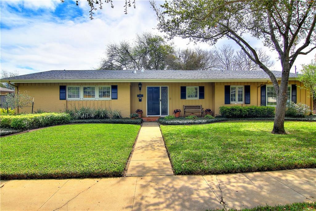 441 Dolphin Pl - Photo 1