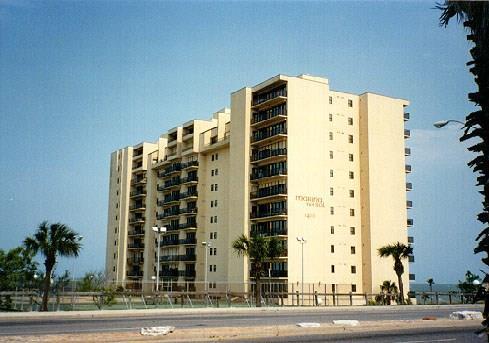 1400 Ocean Dr - Photo 1
