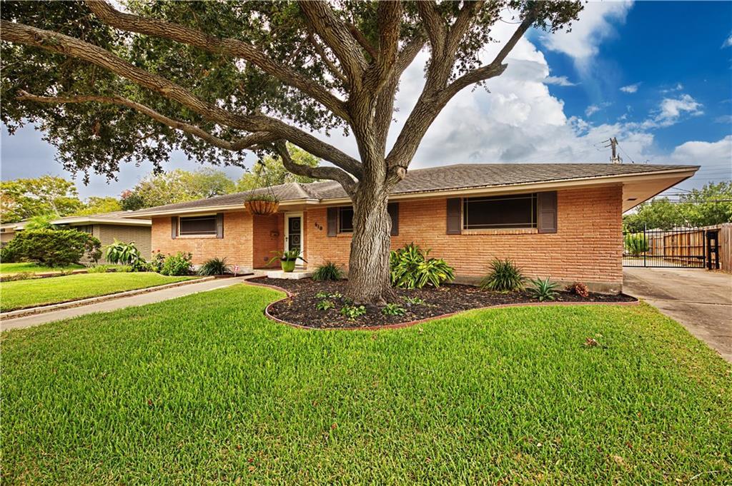 610 Moray Pl - Photo 1