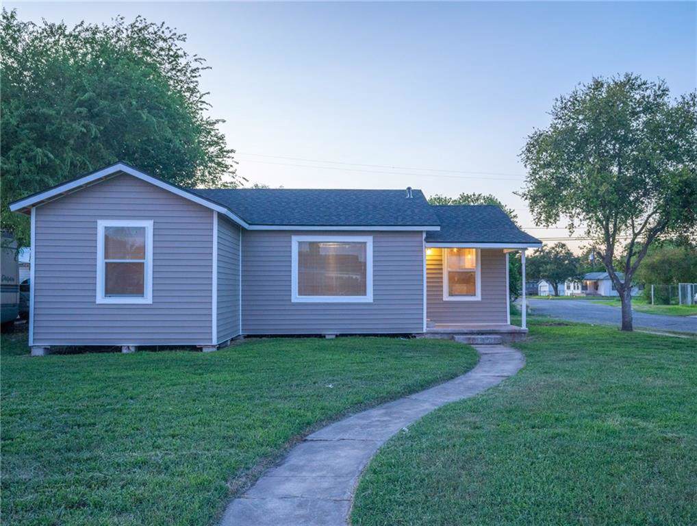 1401 Miami Dr - Photo 1