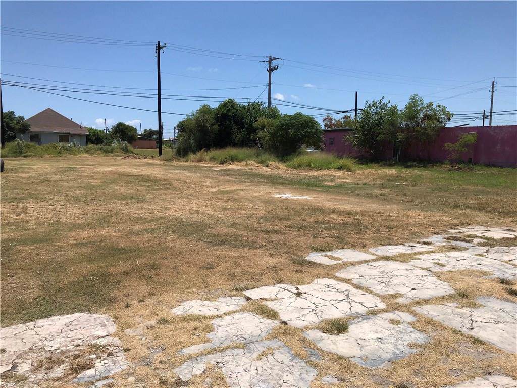 103 Commercial St - Photo 1
