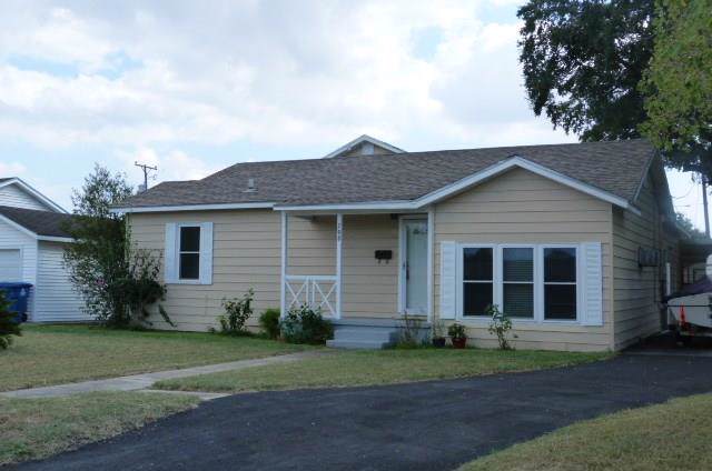 700 Lewis St - Photo 1