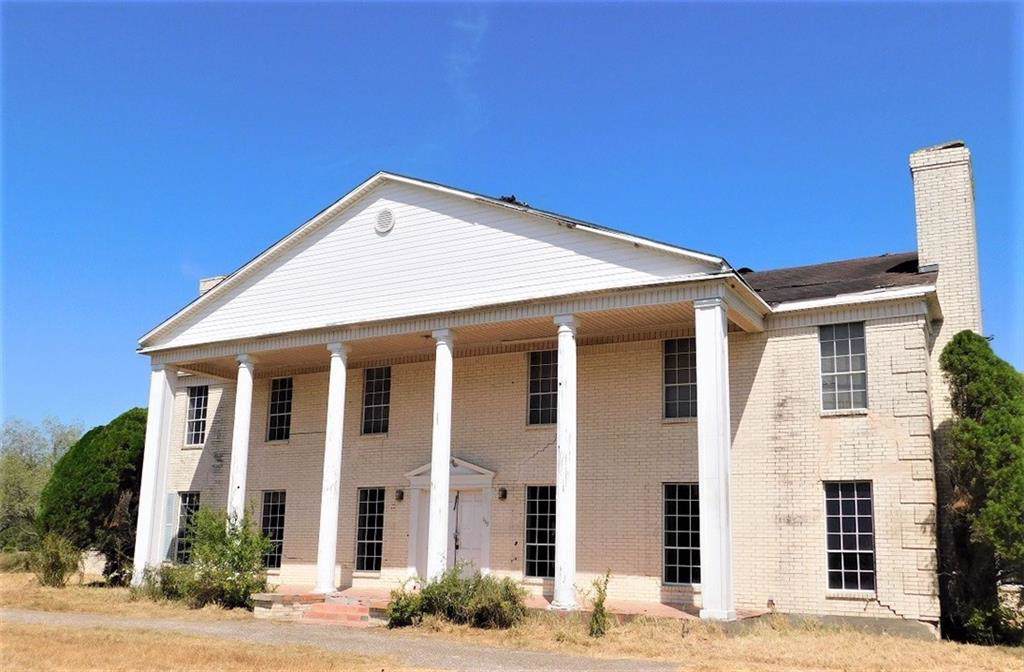 113 County Road 2112 - Photo 1