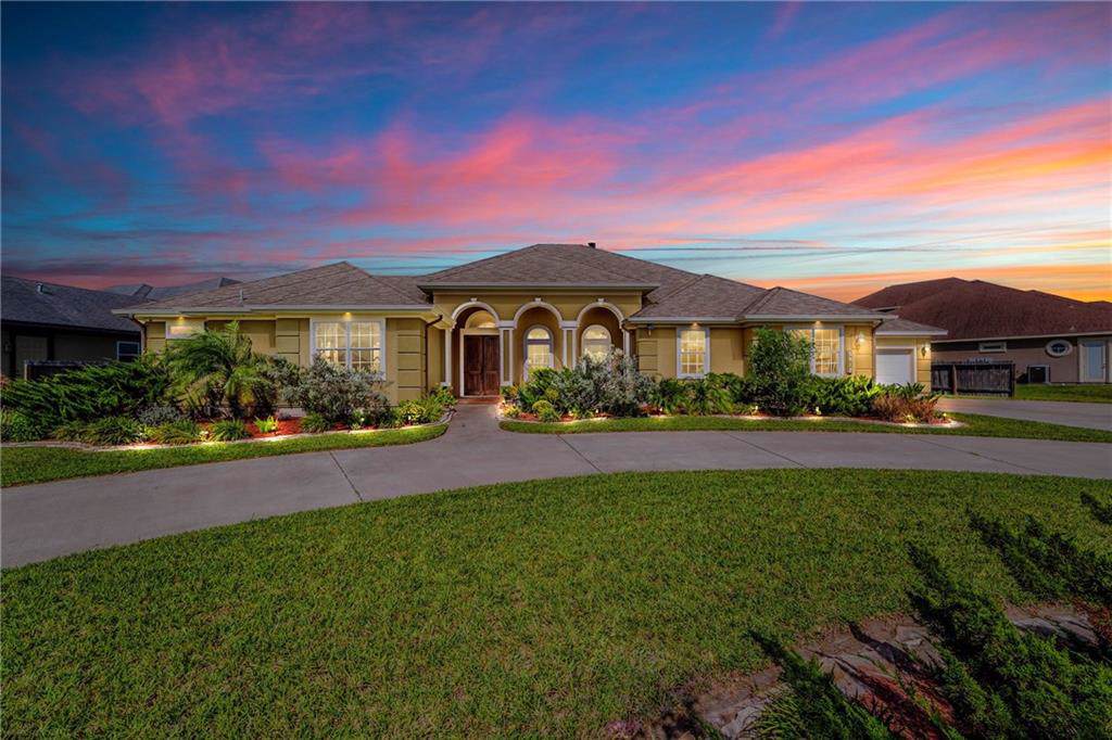 8417 Lago Vista Dr - Photo 1