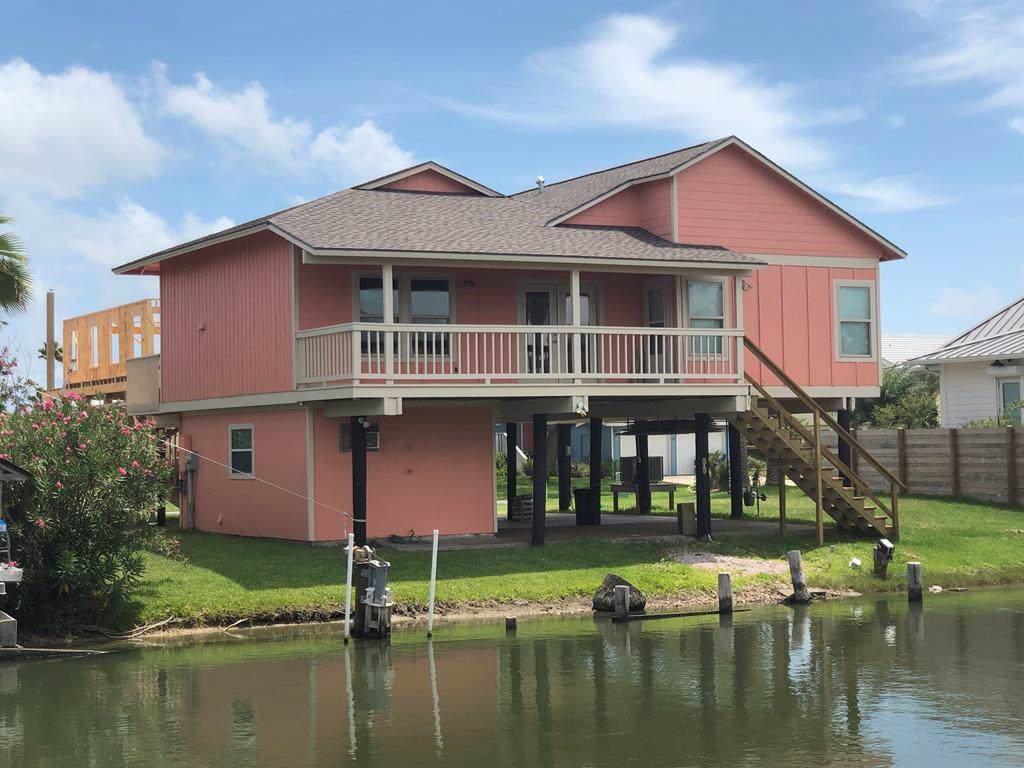 3 Flamingo - Photo 1