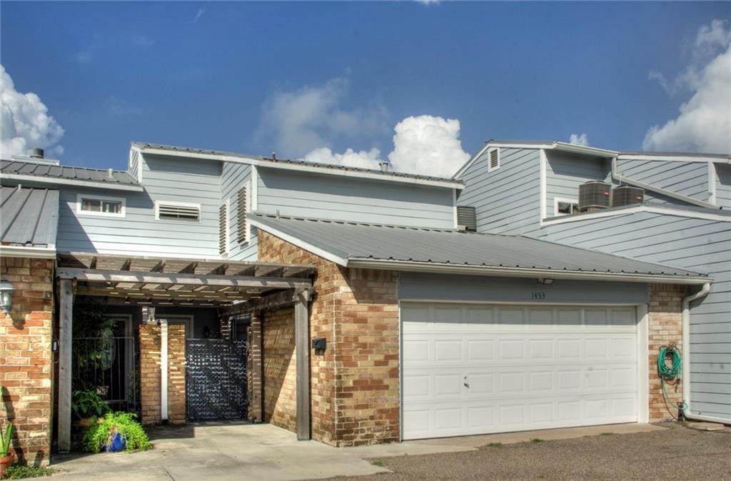 1453 Moore Avenue - Photo 1