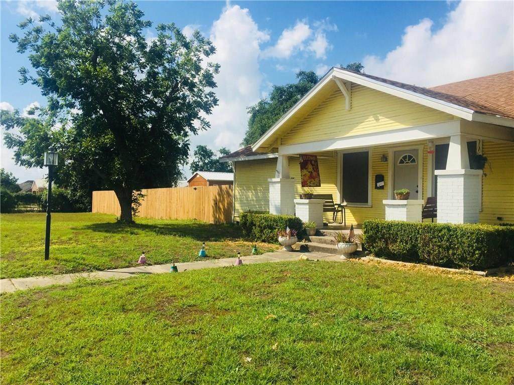 402 Mesquite Street - Photo 1