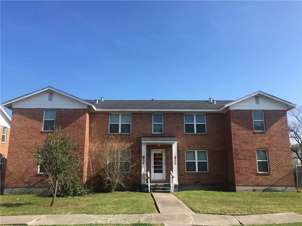 621 Robinson Street - Photo 1