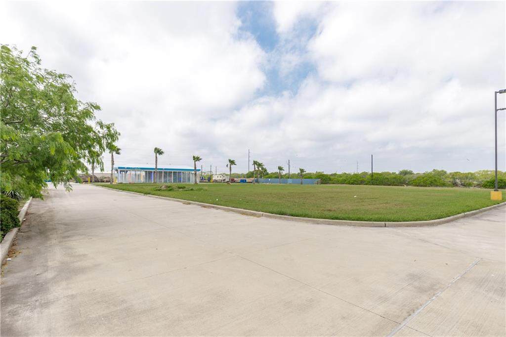 2029 Rodd Field - Photo 1