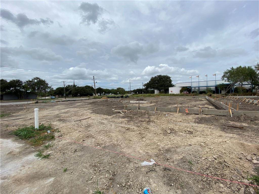10422 Woodside Drive - Photo 1
