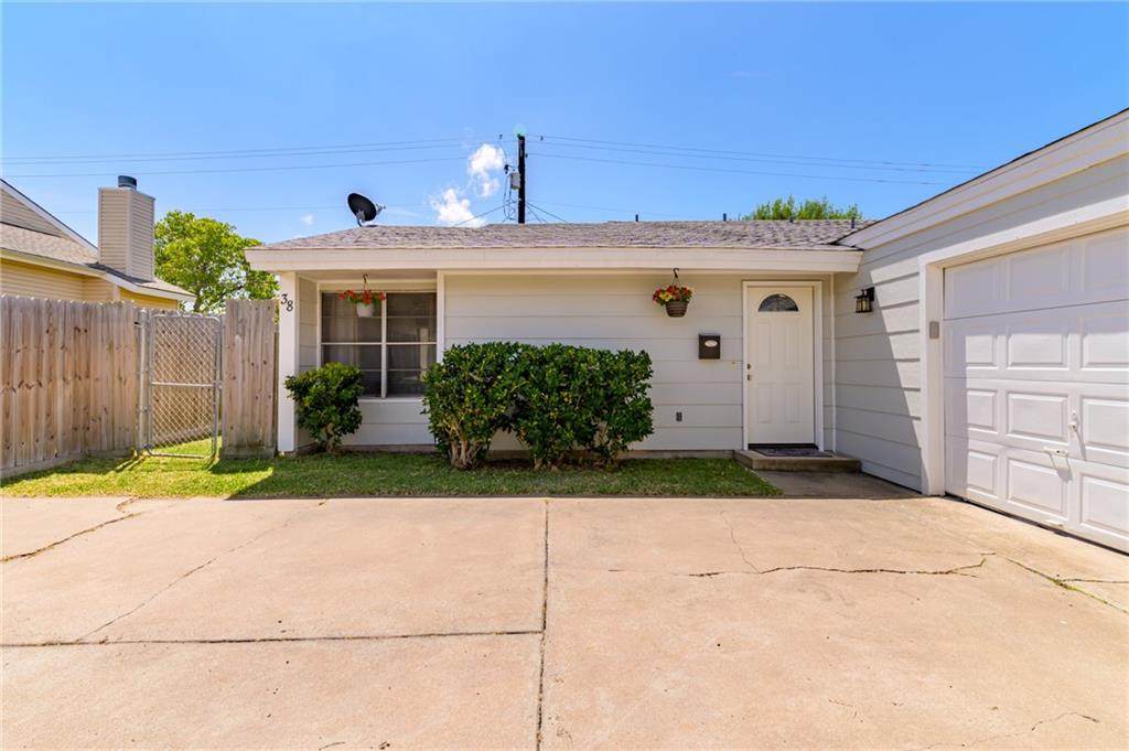 38 Commonsway Drive - Photo 1