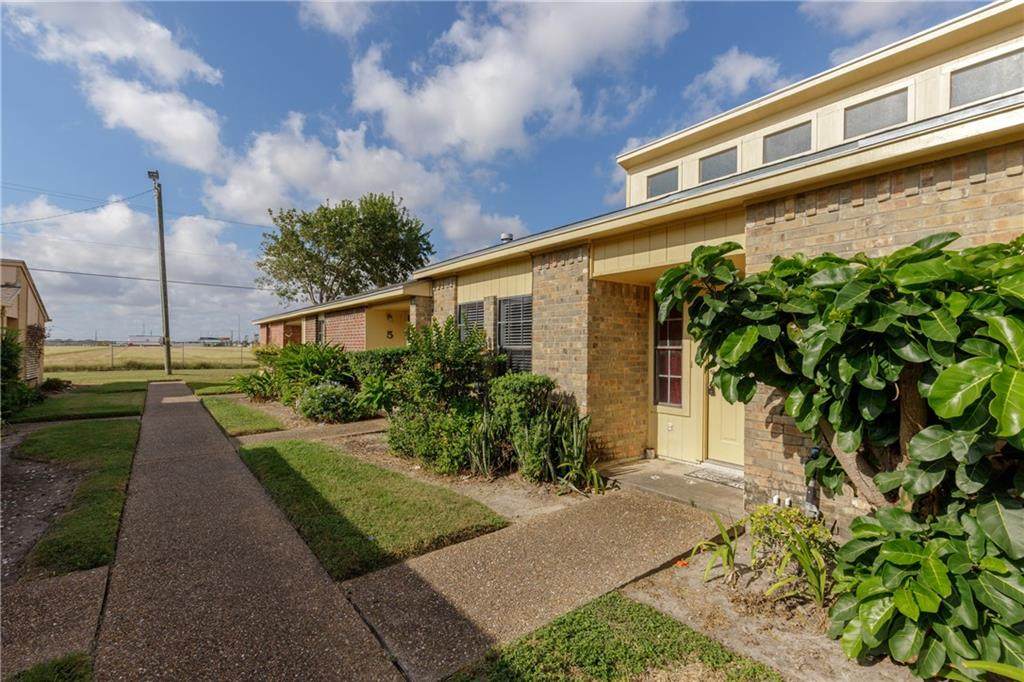 1818 Rodd Field - Photo 1
