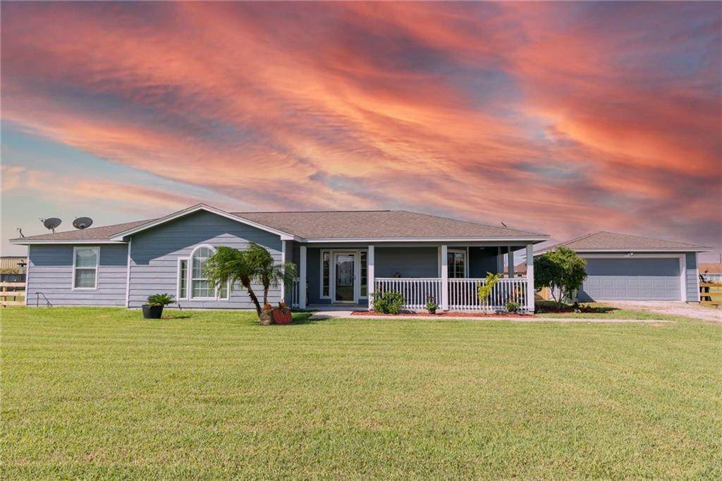 4483 North Oak Circle - Photo 1