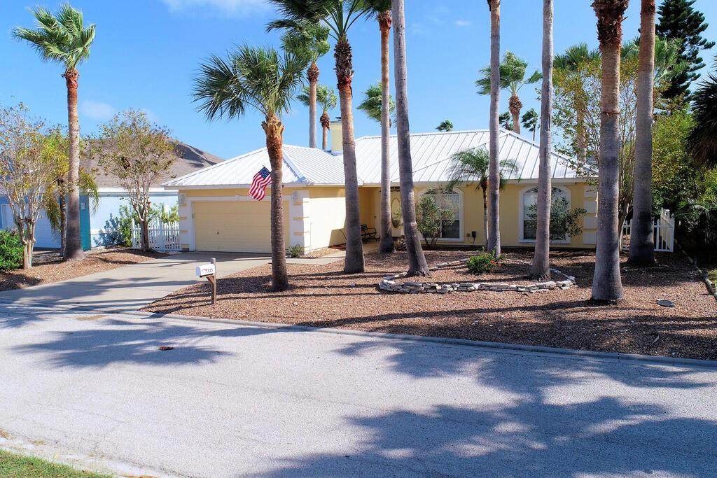 725 Pompano Drive - Photo 1
