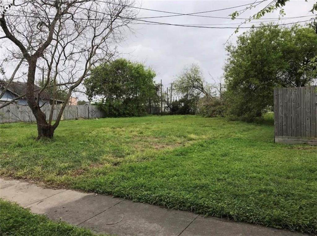 1117 Seventh Street - Photo 1