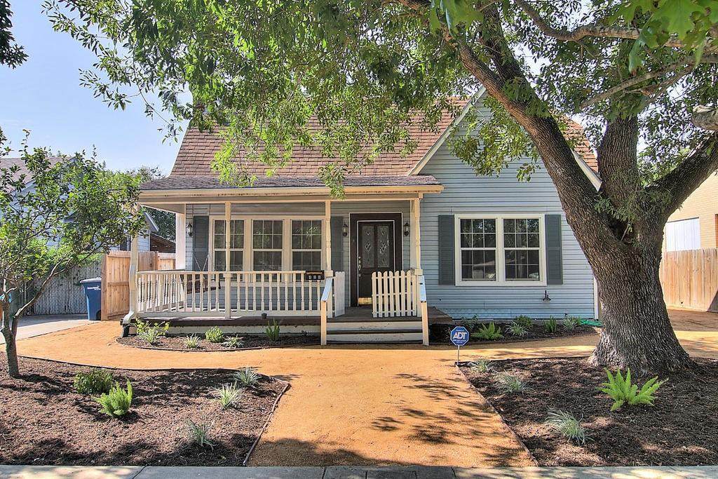 406 Naples Street - Photo 1