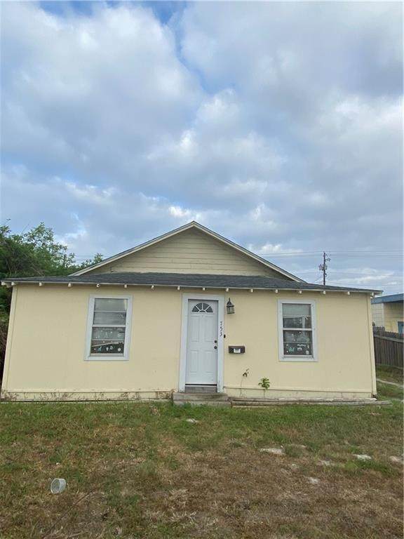 753 Houston Street - Photo 1