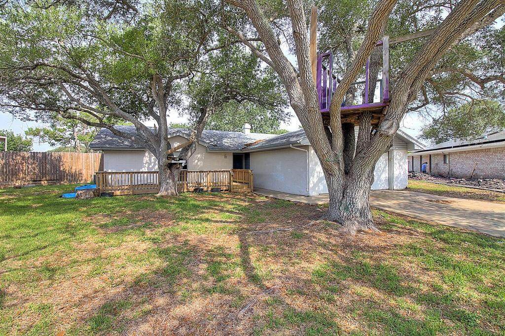 1007 Espana Drive - Photo 1