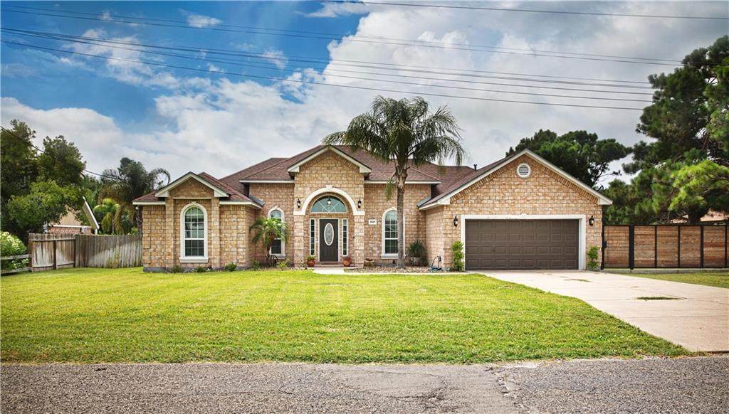 1843 Saunders Street - Photo 1