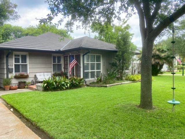 452 Delaine Drive - Photo 1
