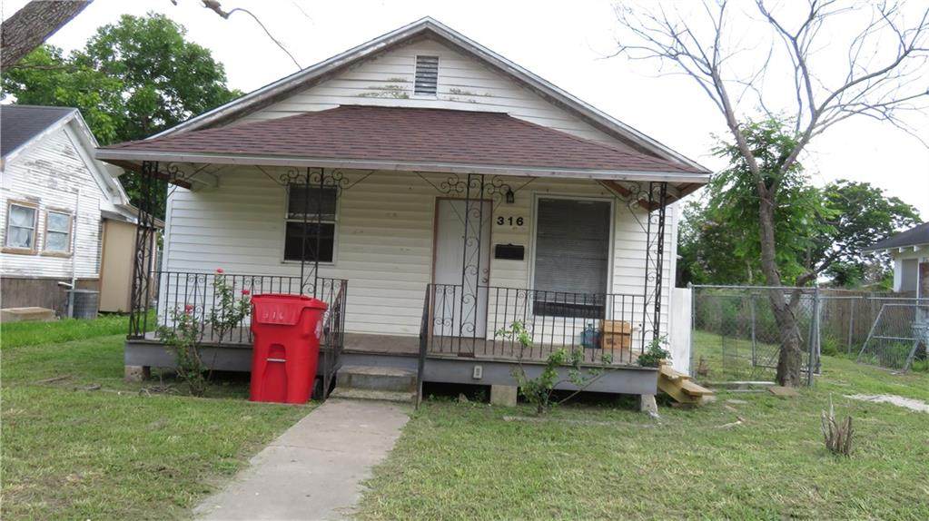 316 Avenue G - Photo 1