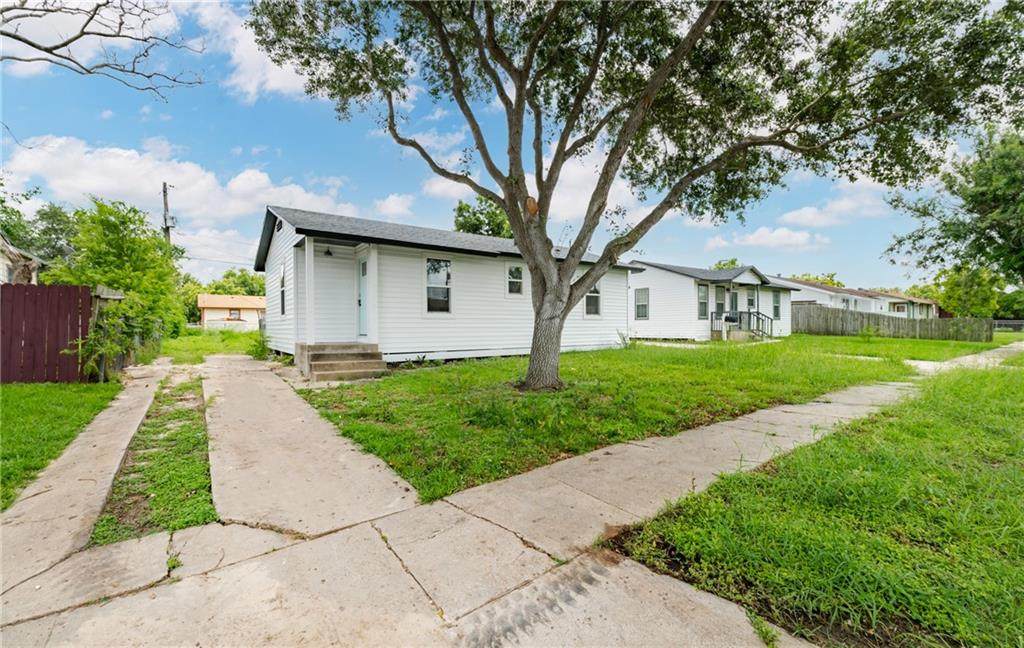 4526 Larkspur - Photo 1