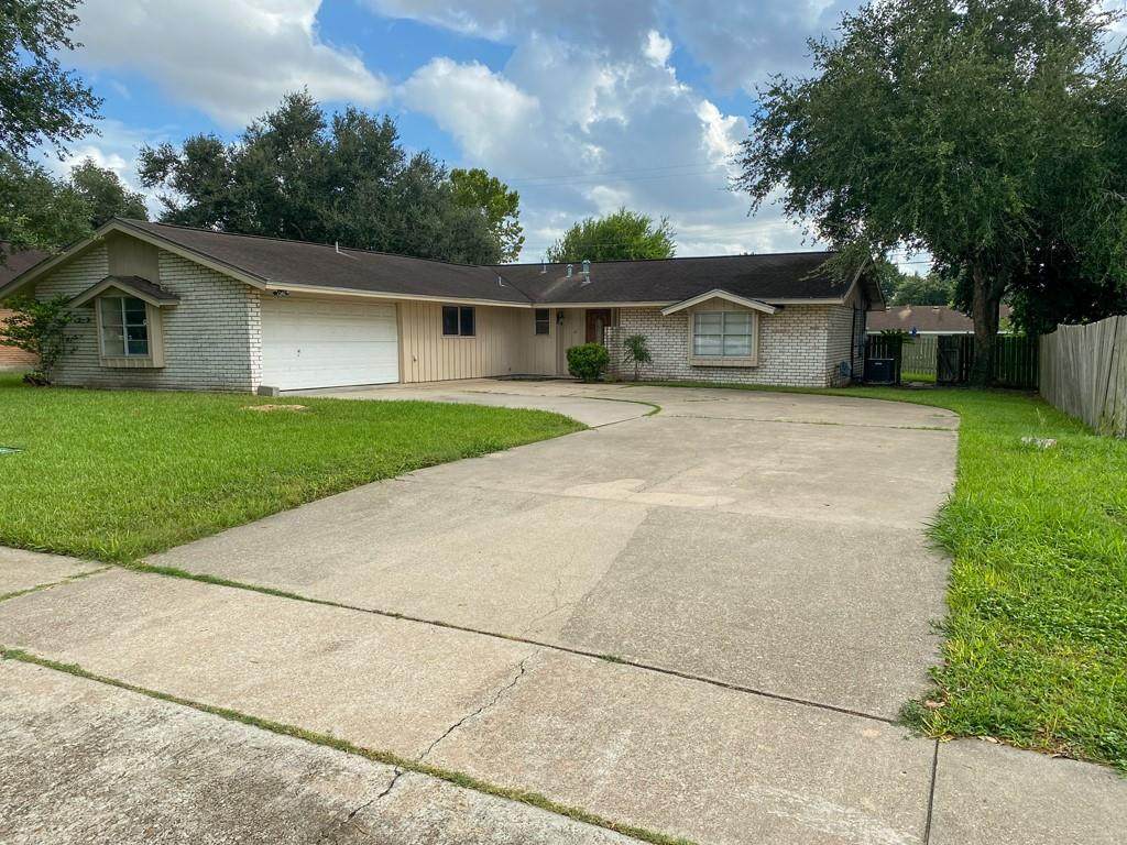 11137 Forest Hill - Photo 1
